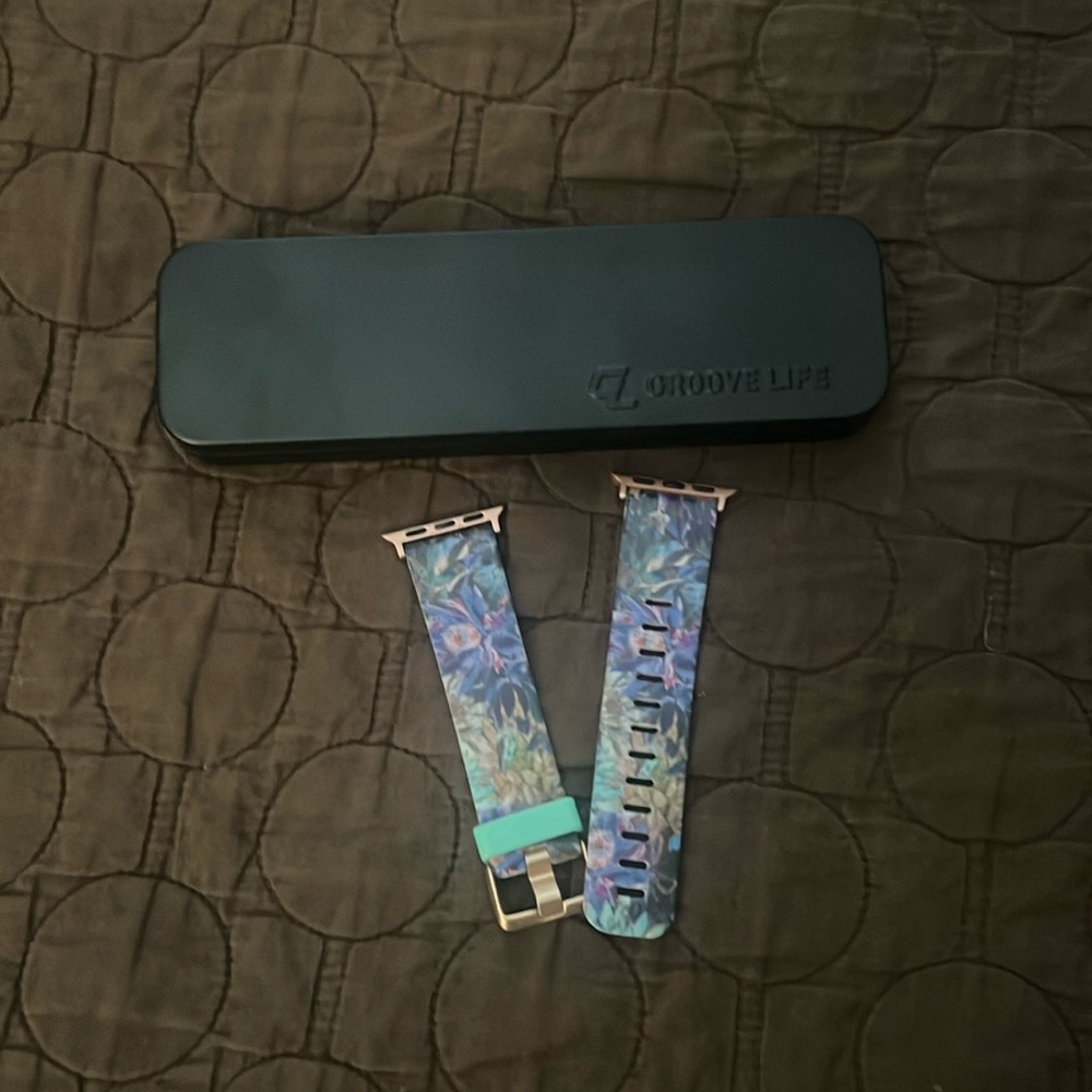 Groove Life Apple Watch Band. Smaller Apple Watches. BEEN NEW!